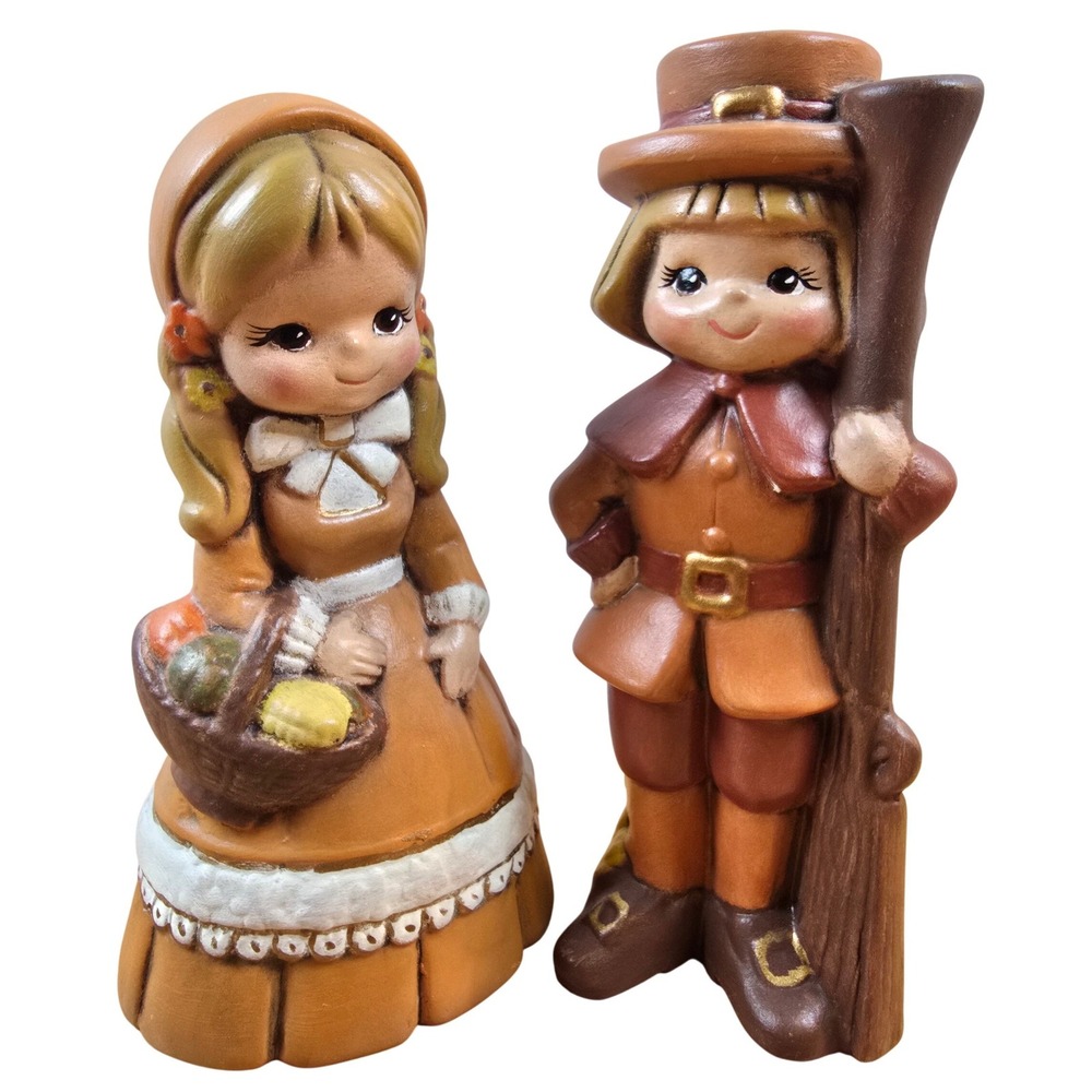Hand-Painted Ceramic Boy & Girl Pilgrim Thanksgiving Figurines 7.5 Vintage 1970s